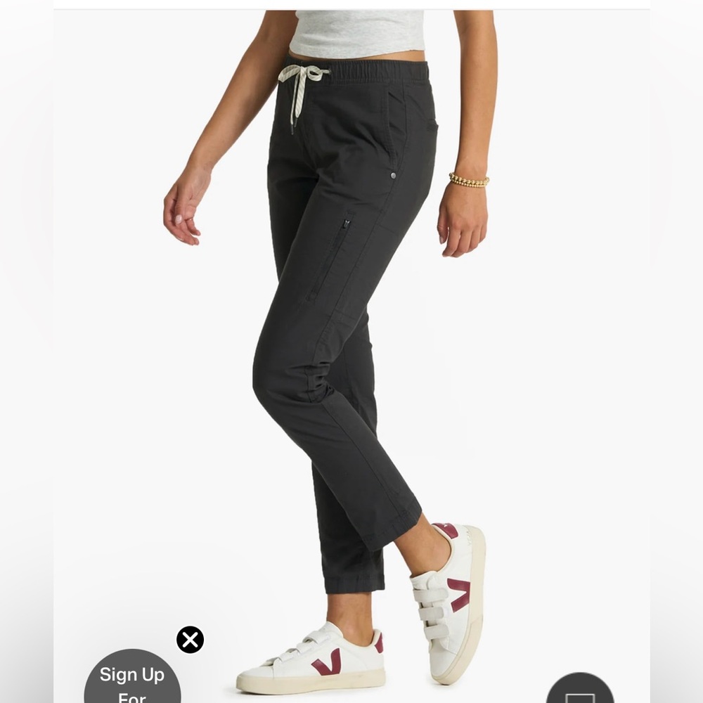 Vuori Ripstop pants in Charcoal, XS. Great used condition.